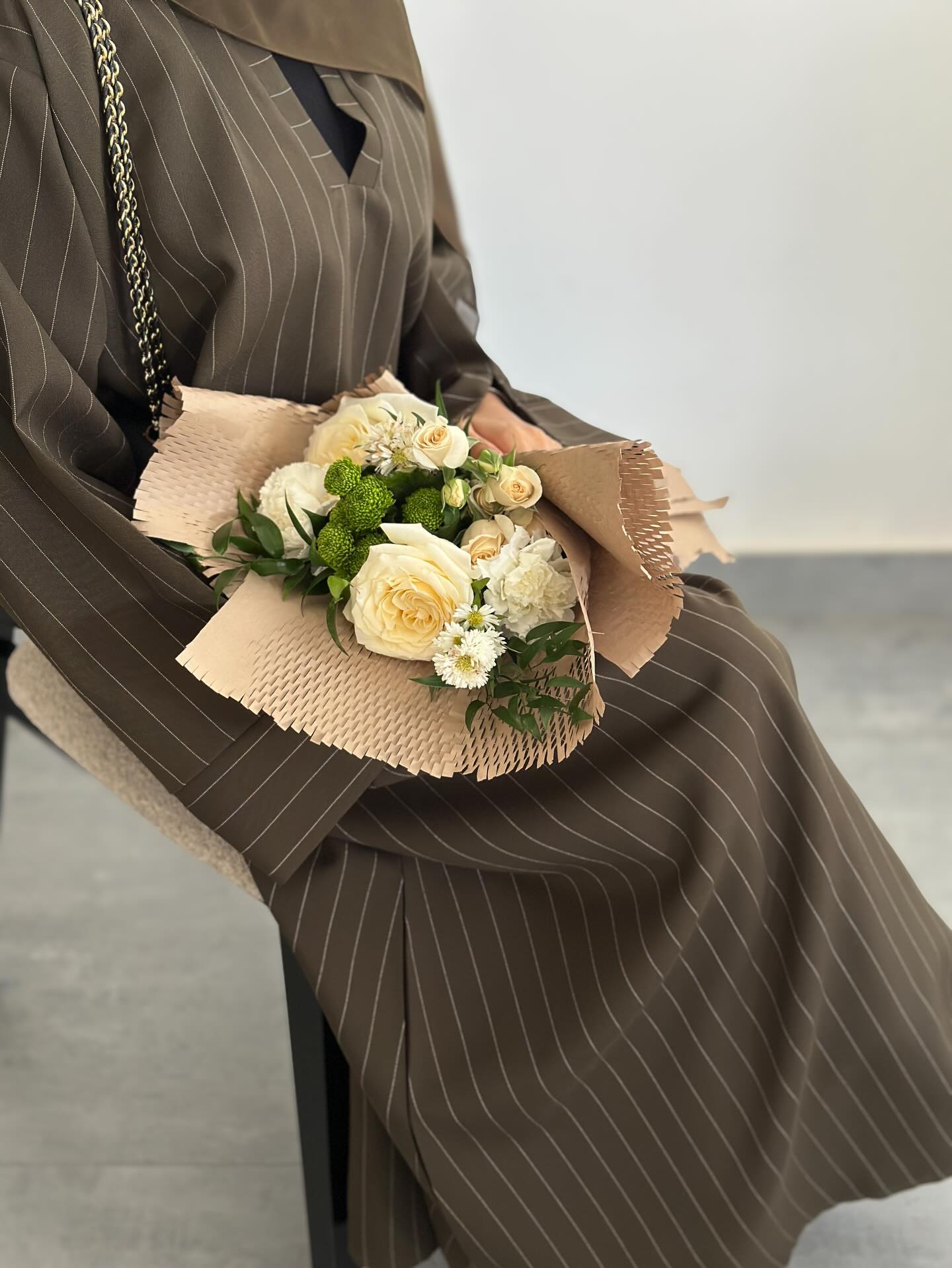 Lining Abaya with Wide Sleeves